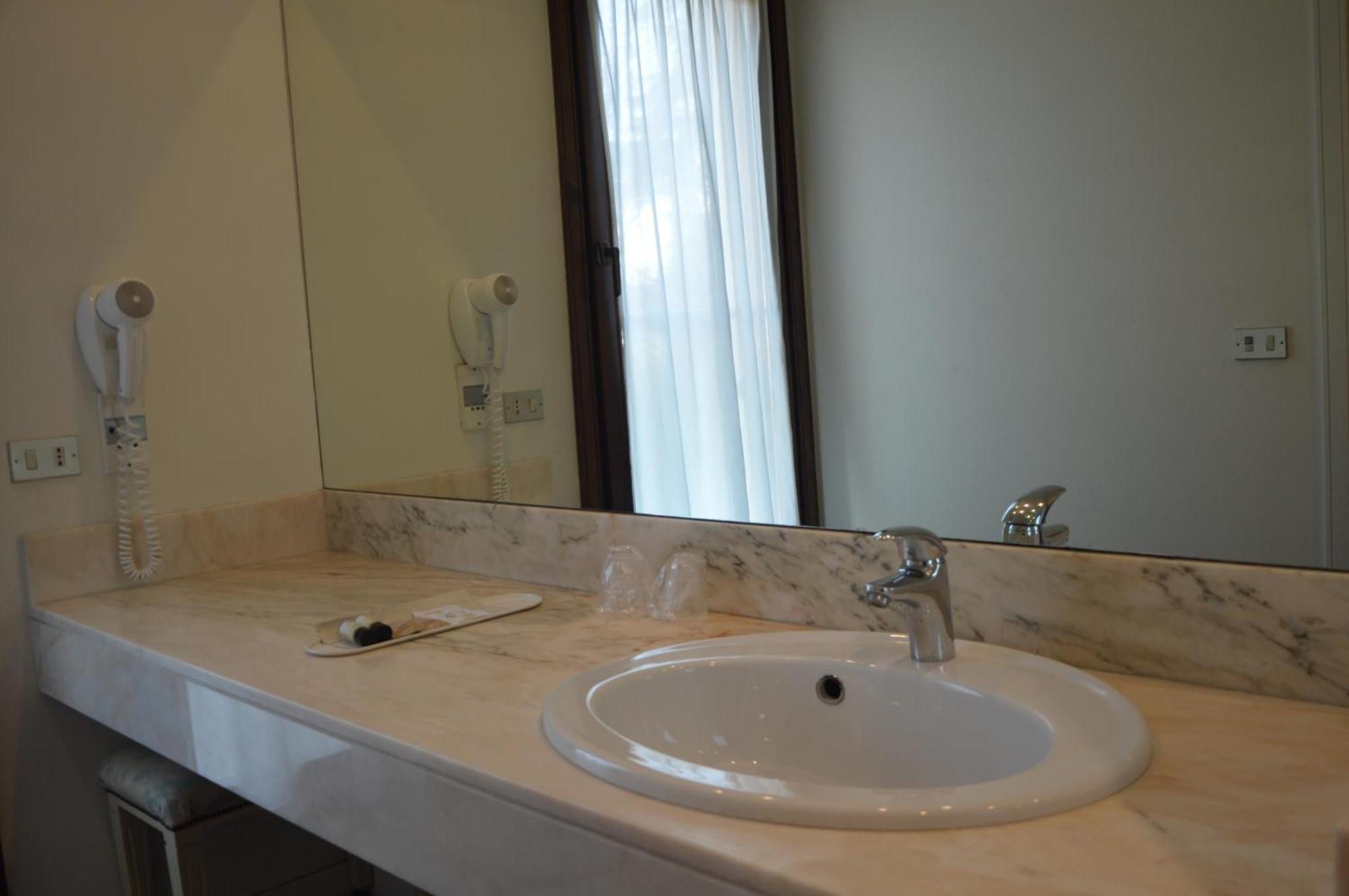 Blue Dream Hotel Monselice Bagian luar foto
